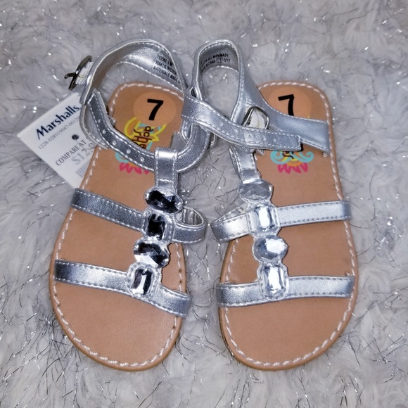 Slippers - Picture 2 of 2